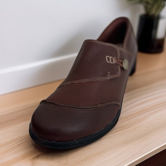 Clarks Cheyn Misha Loafers NWOT Women 10 Dark Tan Leather Slip-On Comfort Shoe - Picture 3 of 8